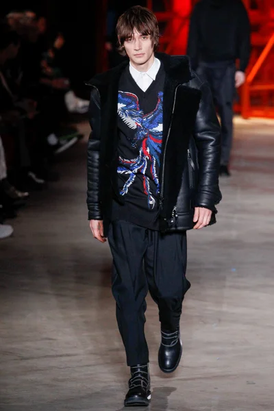 Look 22